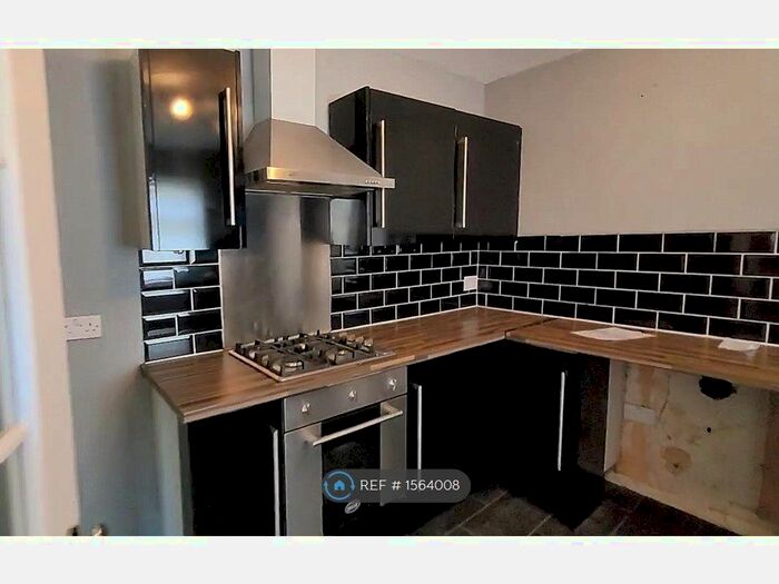 3 Bedroom Terraced House To Rent In Oaklands Road, Salford, M7