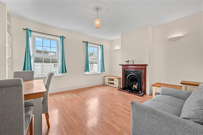 1 Bedroom Flat To Rent In Sandycombe Road, Kew, TW9