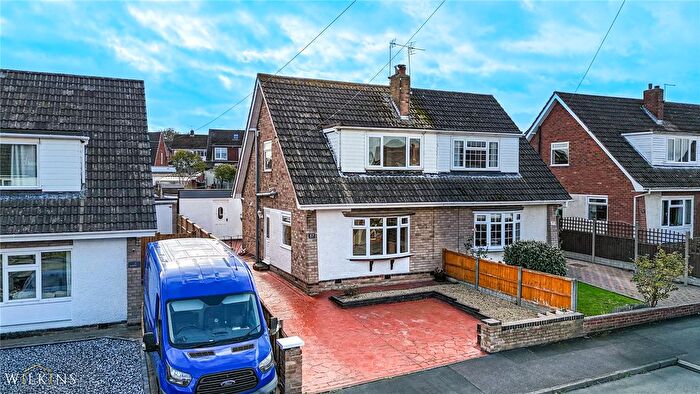 3 Bedroom Semi Detached House For Sale In Orchard Close, Dosthill, Tamworth, Staffordshire, B77
