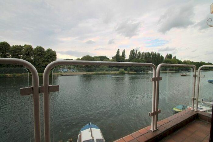 1 Bedroom Flat To Rent In High Street, Kingston Upon Thames, KT1