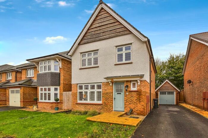 3 Bedroom Detached House For Sale In Falcon Road, Warminster, BA12