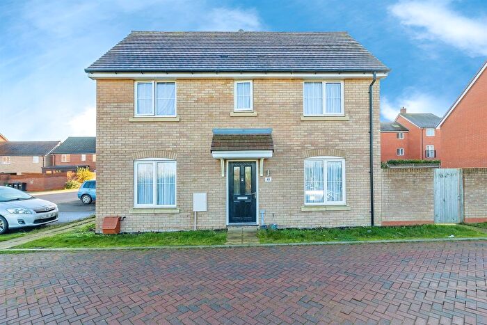 3 Bedroom Semi Detached House For Sale In Longships Drive, Bletchley, Milton Keynes, MK3