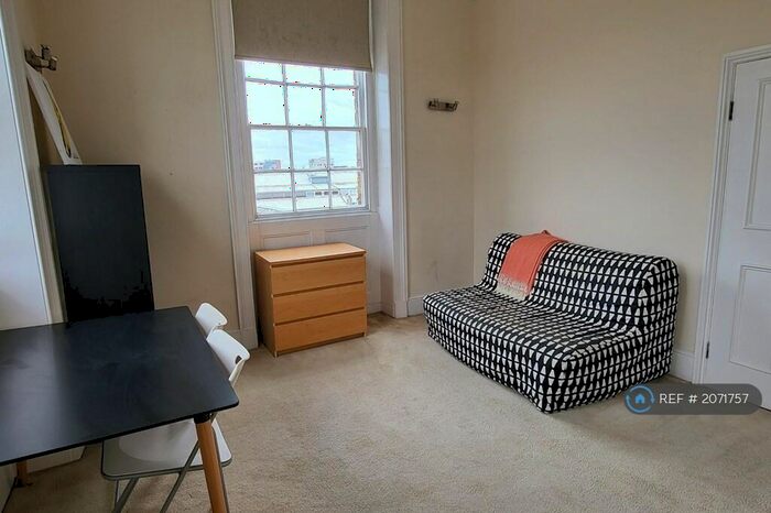 Studio To Rent In North Road, London, N7