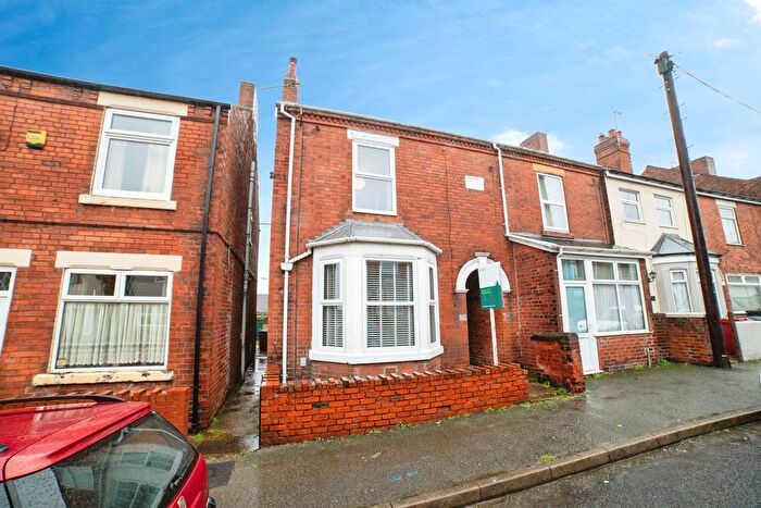 3 Bedroom End Of Terrace House For Sale In Hunloke Road, Holmewood, Chesterfield, S42