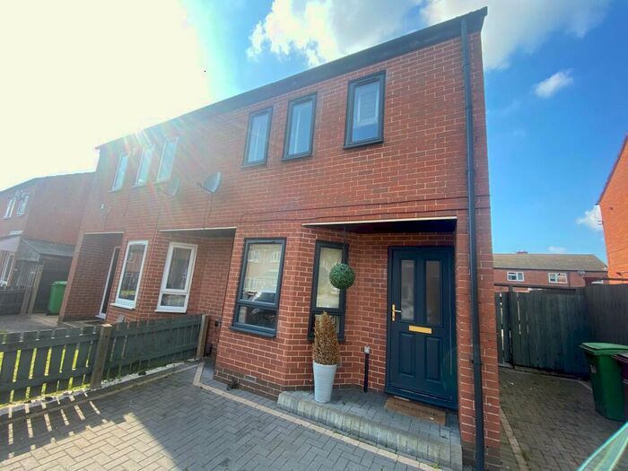 3 Bedroom House To Rent In Susan Drive, Nottingham, NG6