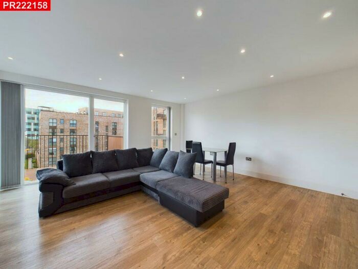 3 Bedroom Flat To Rent In Lakeside Drive, Park Royal, &# Bedrooms Flat, NW10