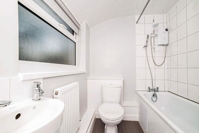 4 Bedroom Terraced House To Rent In Windsor Street, Nottingham, NG9