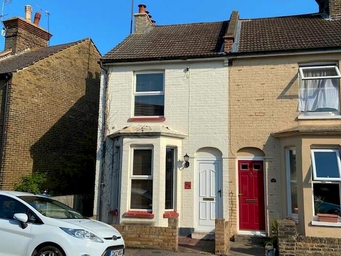 2 Bedroom Property To Rent In Kings Road, Faversham, ME13