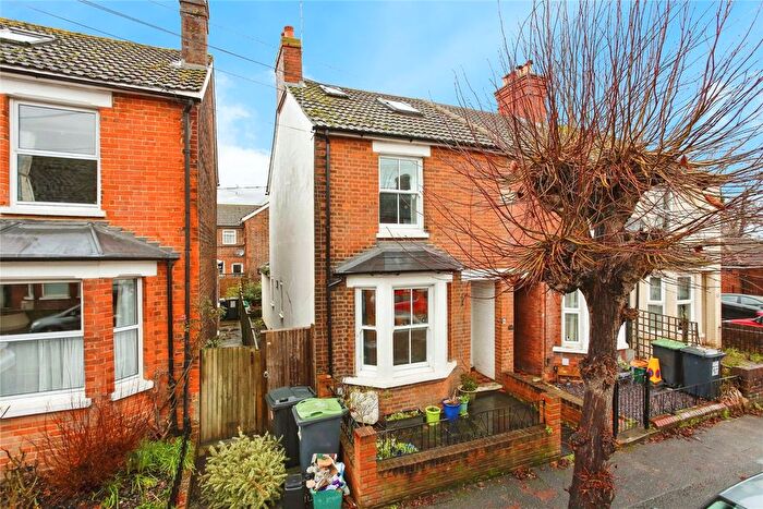 3 Bedroom Semi-Detached House For Sale In Gladstone Road, Tonbridge, Kent, TN9