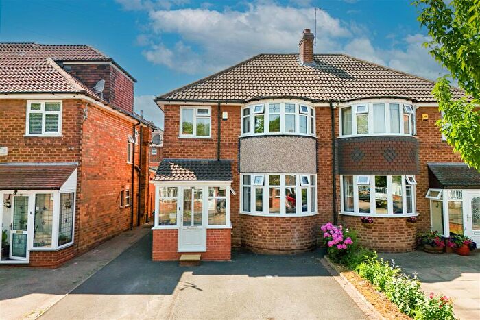 3 Bedroom Semi-Detached House For Sale In Sheldonfield Road, Sheldon, Birmingham, B26