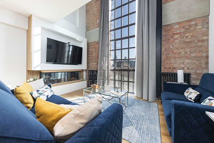 2 Bedroom Flat To Rent In L-, Battersea Power Station, Circus Road East, SW11