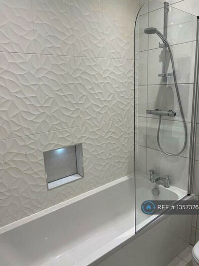 2 Bedroom Flat To Rent In Gordon Road, High Wycombe., HP13