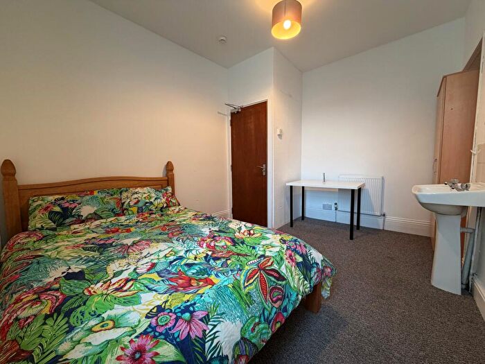 1 Bedroom Flat To Rent In Oystermouth Road, Swansea, SA1