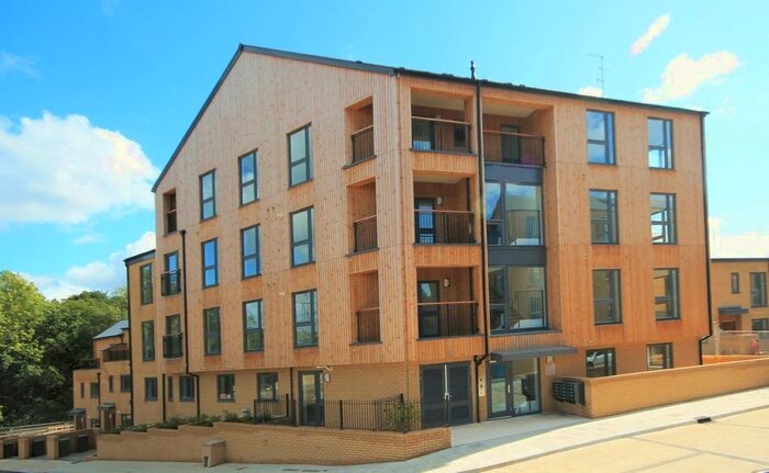 2 Bedroom Flat To Rent In Greggs Wood Road, Tunbridge Wells, Kent, TN2