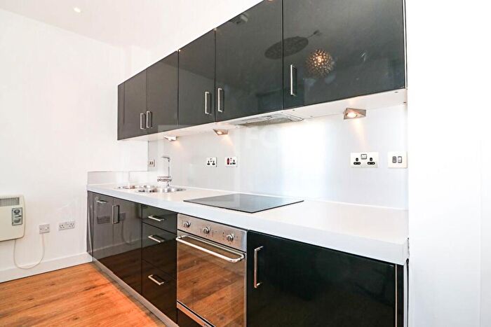 1 Bedroom Apartment To Rent In Hanover House, Chapel Street, Bradford, BD1