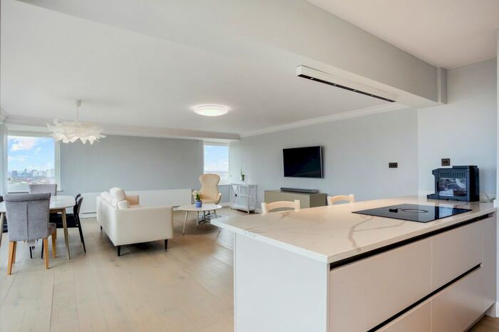 2 Bedroom Flat To Rent In Somerset Road, London, SW19