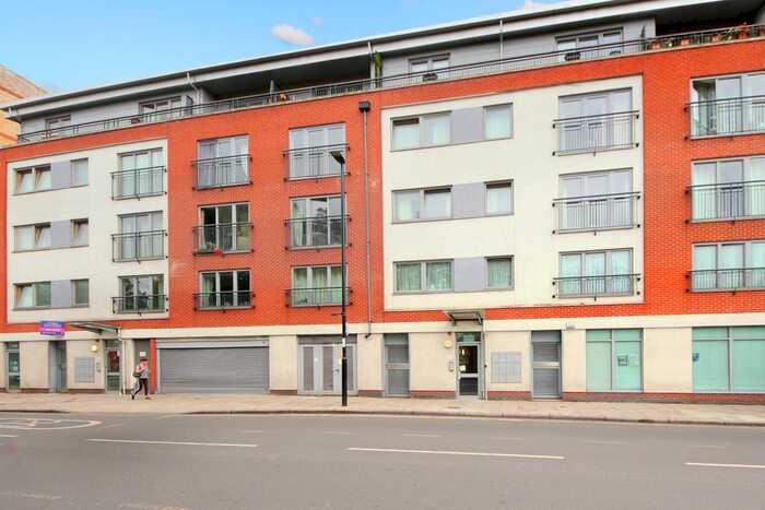 1 Bedroom Flat To Rent In Lido House, Northfield Avenue, W13