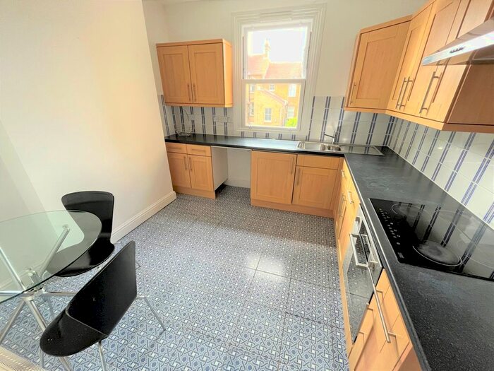 2 Bedroom Flat To Rent In Clifftown Road, Southend, SS1