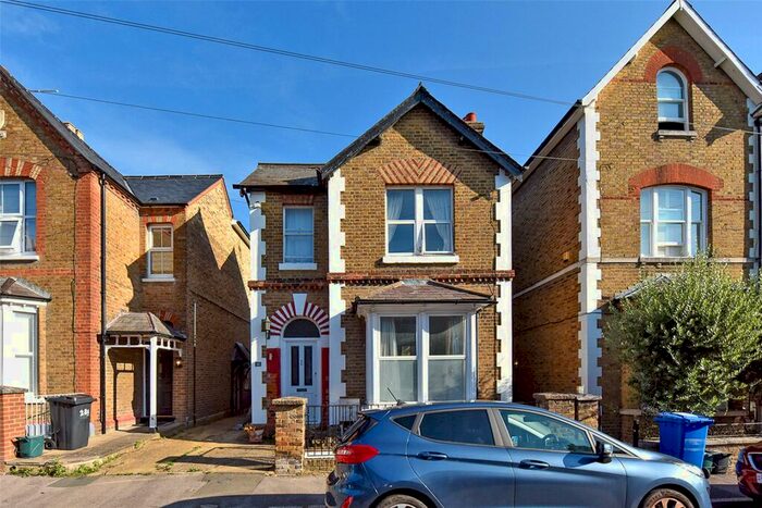 Apartment To Rent In Grove Road, Windsor, Berkshire, SL4