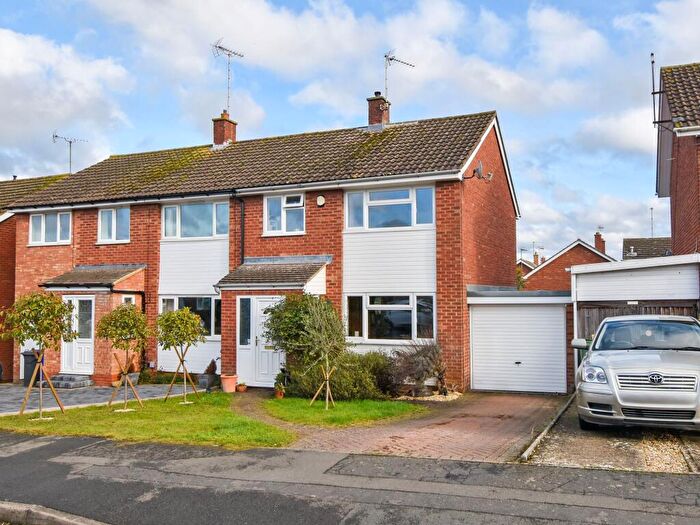 3 Bedroom Semi Detached House For Sale In Oat Hill Road, Towcester, NN12