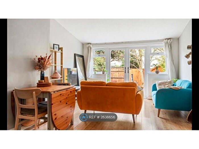 1 Bedroom Flat To Rent In Streatham Vale Road, London, SW16