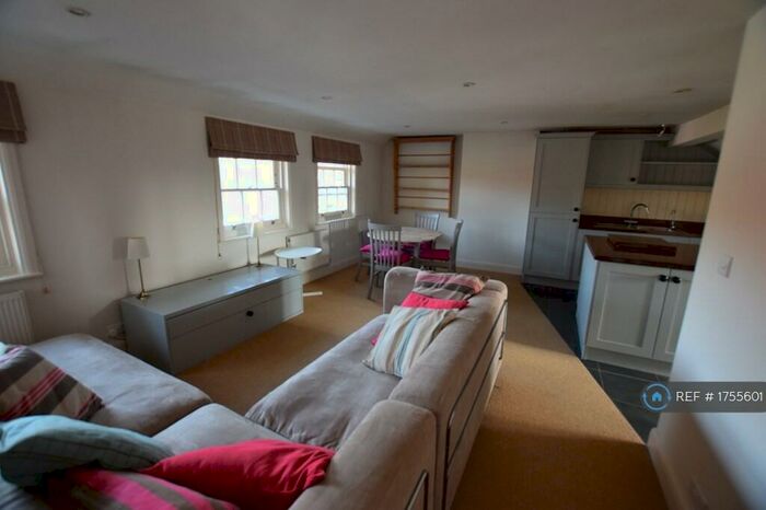 1 Bedroom Flat To Rent In West Street, Farnham, GU9