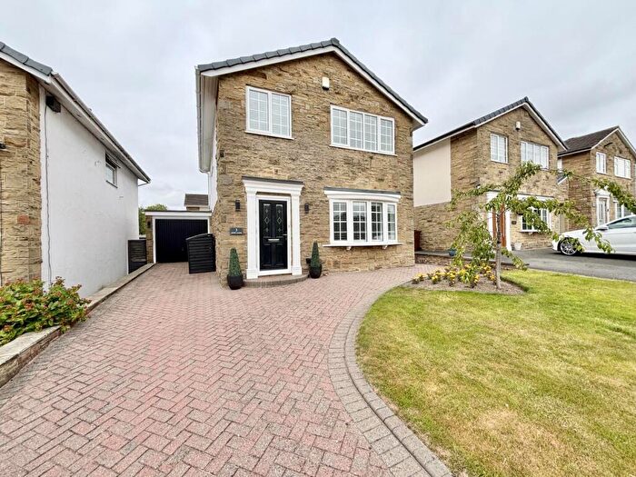 4 Bedroom Detached House For Sale In Main Street North, Aberford, Leeds, LS25