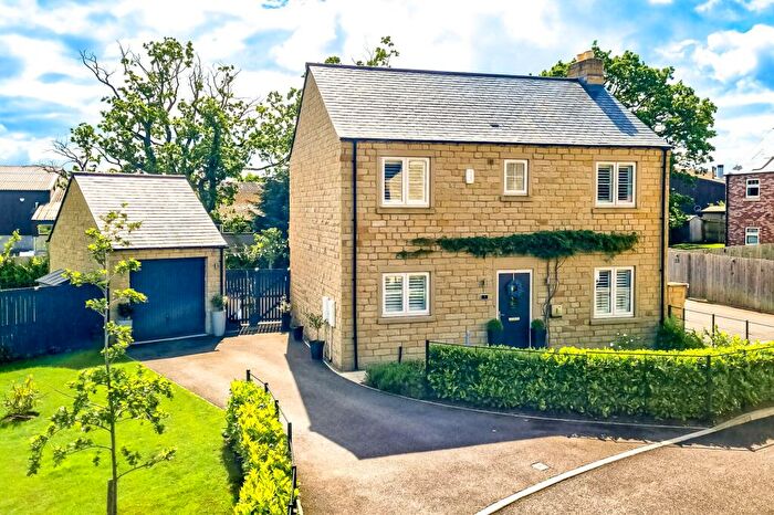 3 Bedroom Detached House For Sale In Glebe Court, Killinghall, HG3
