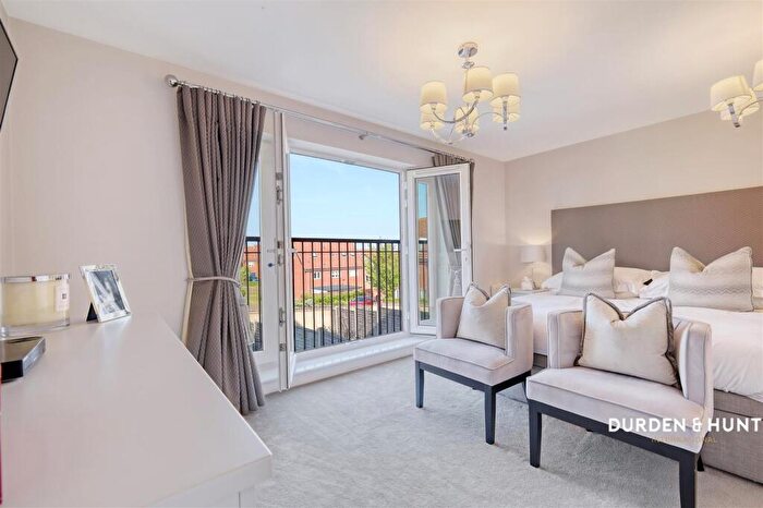 4 Bedroom End Of Terrace House For Sale In Alderwood Terrace, Chigwell, IG7