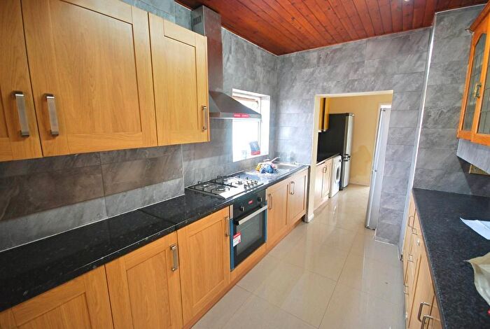 4 Bedroom Semi-Detached House To Rent In St James Gardens, Wembley, Middlesex, HA0