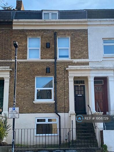 2 Bedroom Flat To Rent In Woolwich, London, SE18