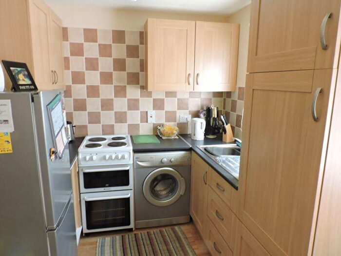 1 Bedroom Flat To Rent In Poppy Field, Basingstoke, RG24