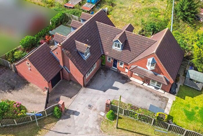 5 Bedroom Detached House For Sale In Low Lane, Braithwaite, Doncaster, DN7