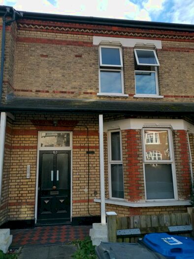 1 Bedroom Property To Rent In Birdhurst Rise, South Croydon, CR2