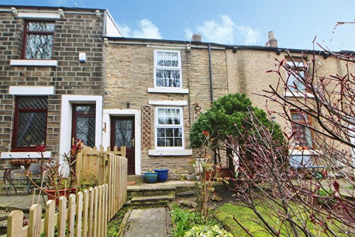 2 Bedroom Terraced House To Rent In Park Terrace, Glossop, Derbyshire, SK13