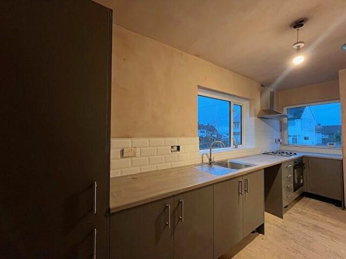 3 Bedroom Semi-Detached House To Rent In St Margarets Avenue, Bradford, BD4