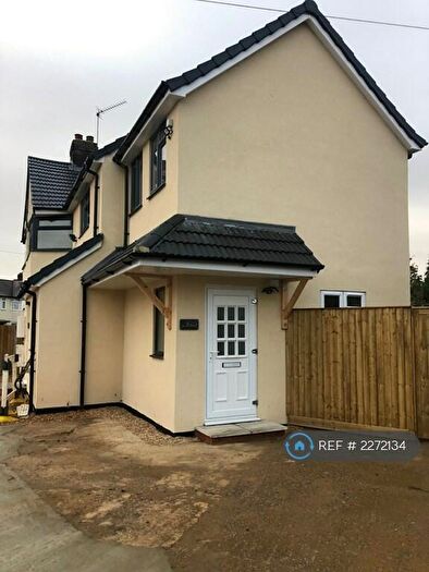 3 Bedroom Flat To Rent In Oatlands Drive, Slough, SL1