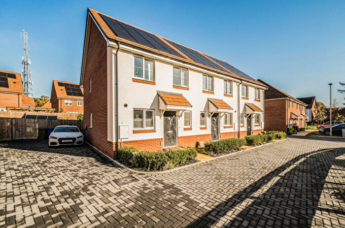 2 Bedroom End Of Terrace House For Sale In Hotham Drive, Binfield, Bracknell, RG42