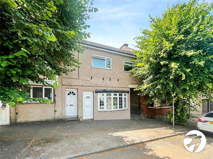 2 Bedroom Flat To Rent In Westcourt Street, Gillingham, Kent, ME7