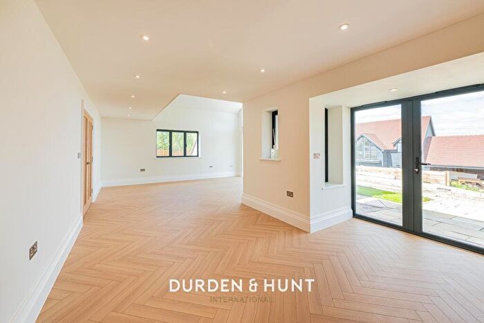 2 Bedroom Detached Bungalow To Rent In Mott Street, Loughton, IG10