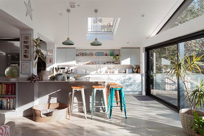 4 Bedroom Semi Detached House For Sale In Park Lane East, Reigate, RH2