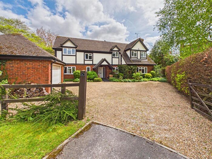 5 Bedroom Detached House For Sale In Thomson Walk, Calcot, Reading, RG31