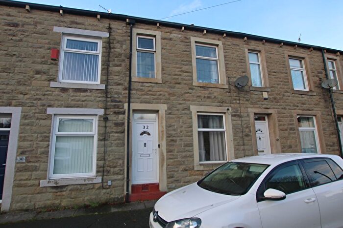 2 Bedroom Terraced House For Sale In Daisy Bank, Bacup, OL13