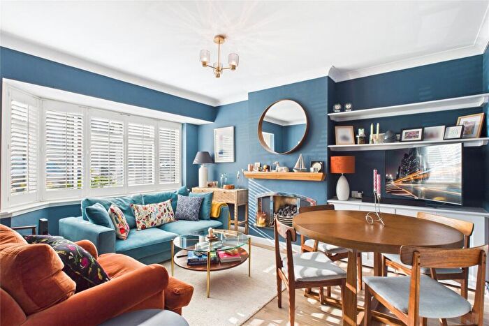 2 Bedroom Maisonette To Rent In Larchfield Road, Maidenhead, Berkshire, SL6