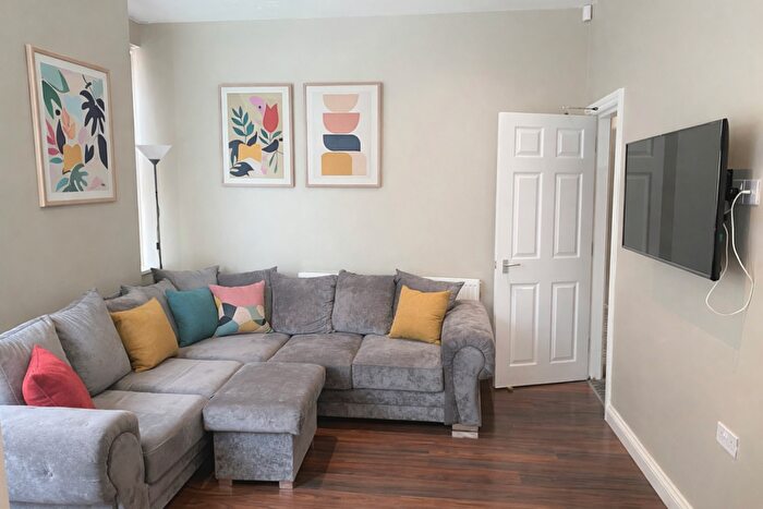 5 Bedroom End Of Terrace House To Rent In Church Grove, Nottingham, Nottinghamshire, NG7