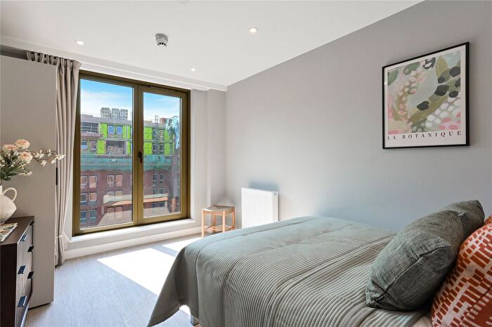 3 Bedroom Flat To Rent In Spinners Yard, Spinners Lane, LS7