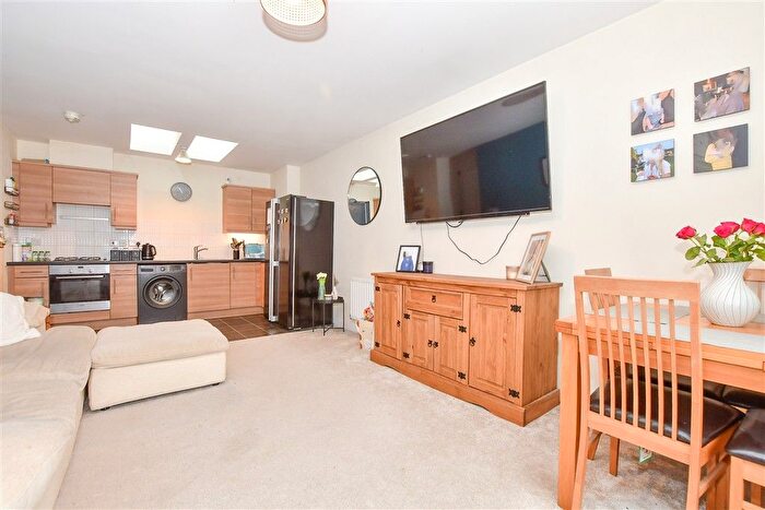 2 Bedroom Property For Sale In Brampton Field, Ditton, Aylesford, Kent, ME20
