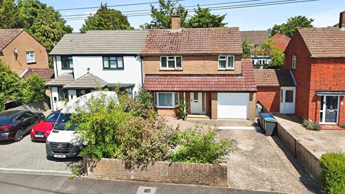 4 Bedroom Semi-Detached House For Sale In Eight Acres, Burnham, SL1