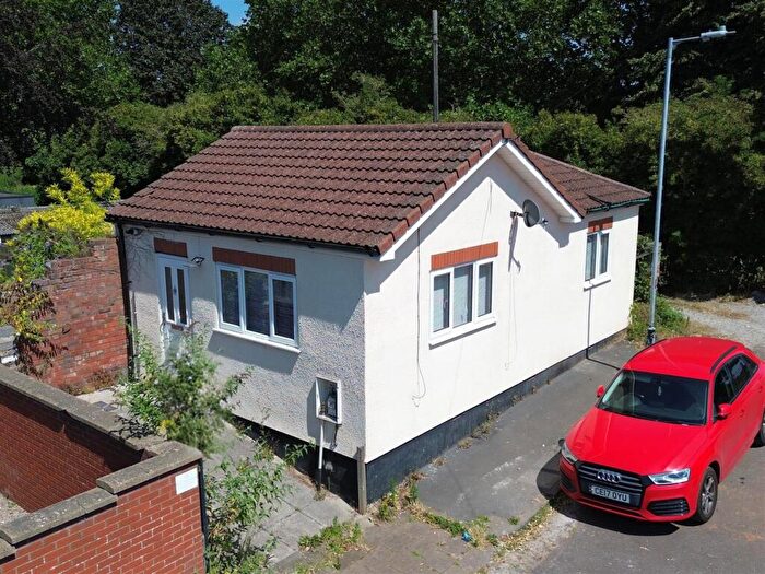 2 Bedroom Detached Bungalow For Sale In Maple Road, St. Annes, Bristol, BS4