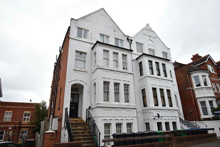 1 Bedroom Apartment To Rent In Claremont Gardens, Surbiton, KT6